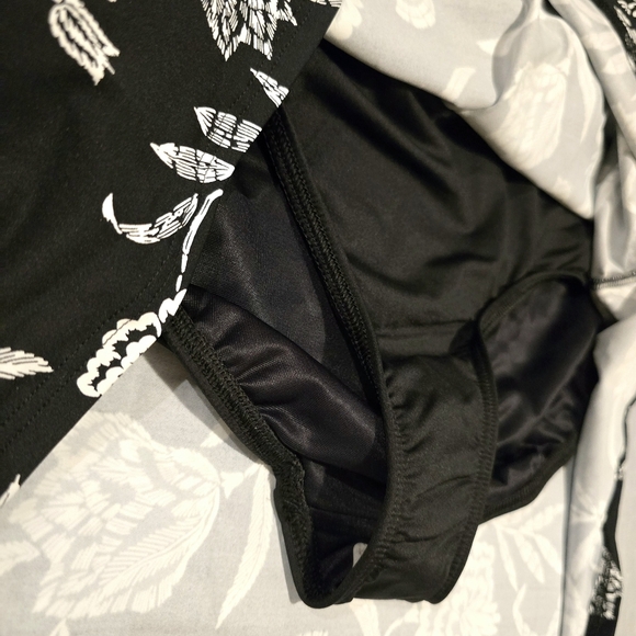 Lands End Womens Swim Skirt Floral Swim Bottoms Black & White NWT Size 22 W - Picture 5 of 9
